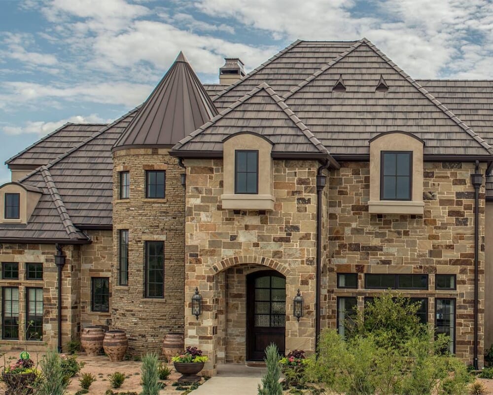 Independent distributor Industrial Air Centers of Florida delivers “perfect” maintenance to Crown Roof Tiles, according to plant manager Andrew Riseborough.